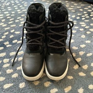 Sorel winter boots women’s size 9